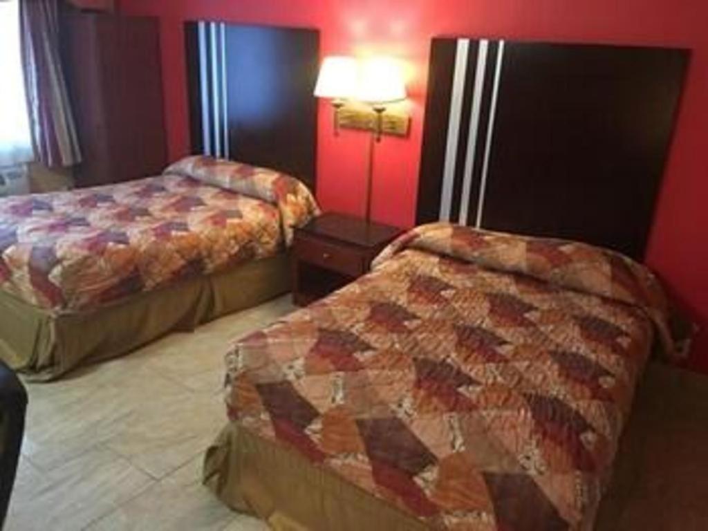 Travelodge By Wyndham Bay Shore Long Island Екстериор снимка